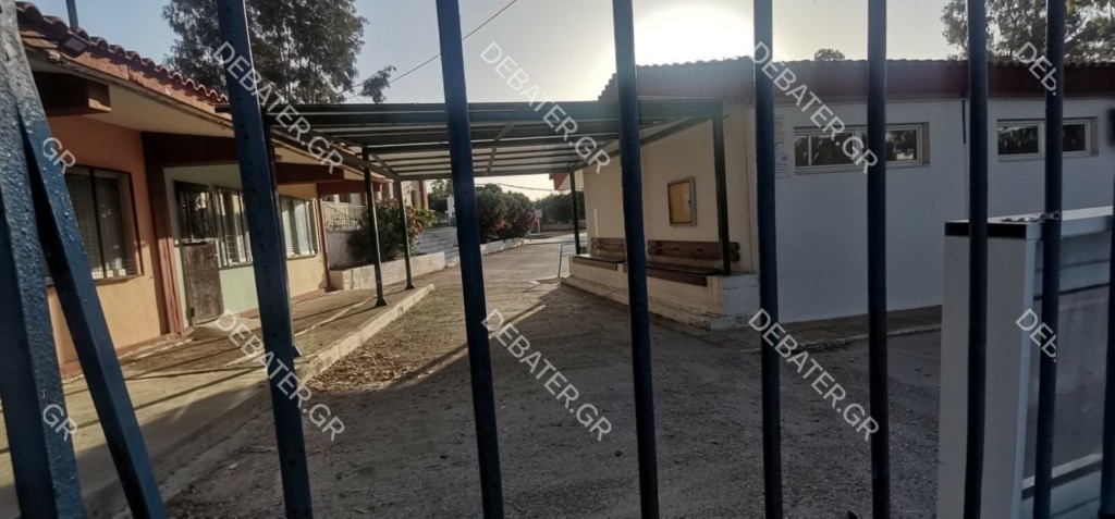 Παρενόχληση μαθητριών – Σοκαρισμένος πατέρας από το σχολείο του δασκάλου που έστελνε ερωτικά μηνύματα σε κορίτσια