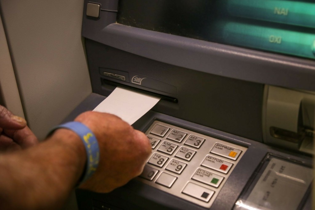 Υπάρχει ακόμα ανθρωπιά – Πώς η απώλεια μιας τραπεζικής κάρτας το αποδεικνύει περίτρανα (pic)