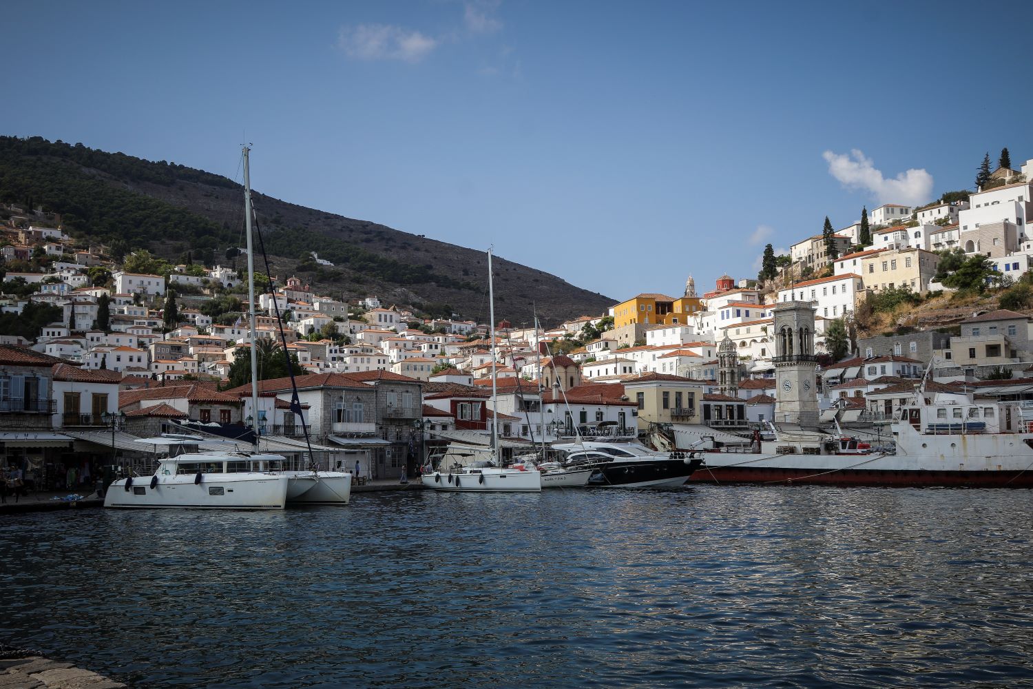 ΣτΕ: Έκρινε ότι στον οικισμό της Ύδρας επιτρέπονται μόνο οι ανακατασκευές κτιρίων