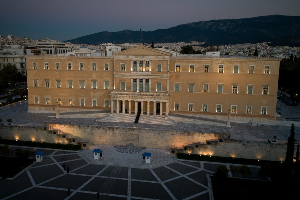 Κατατέθηκε στη Βουλή το εργασιακό νομοσχέδιο – Όλα όσα προβλέπει