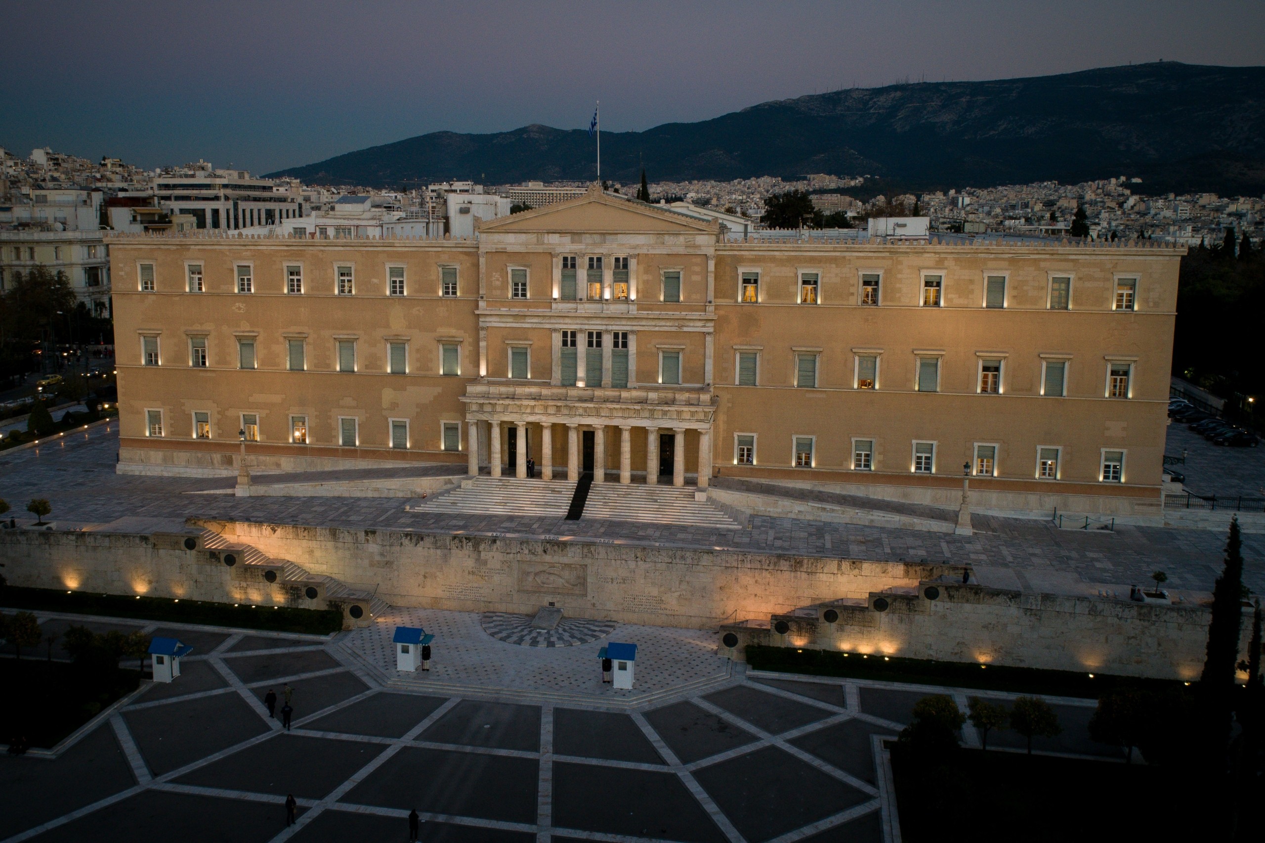 Κατατέθηκε στη Βουλή το εργασιακό νομοσχέδιο – Όλα όσα προβλέπει
