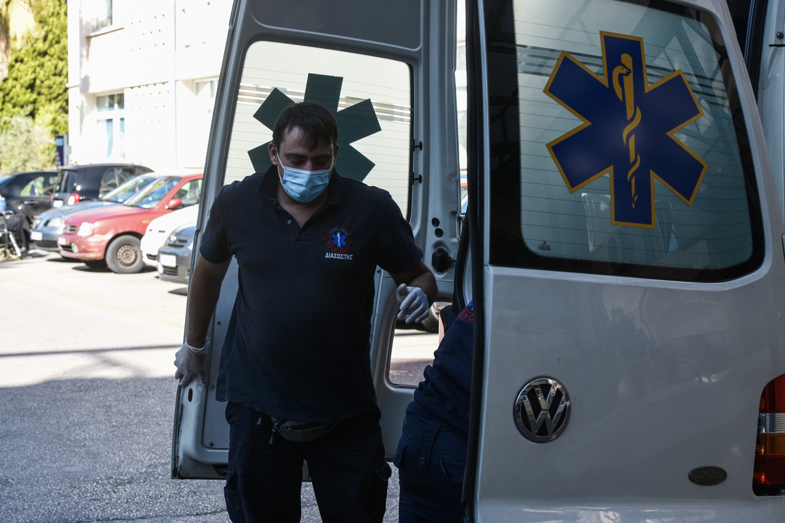 Ξυλοκόπησαν άγρια άντρα έξω από το ΑΠΘ