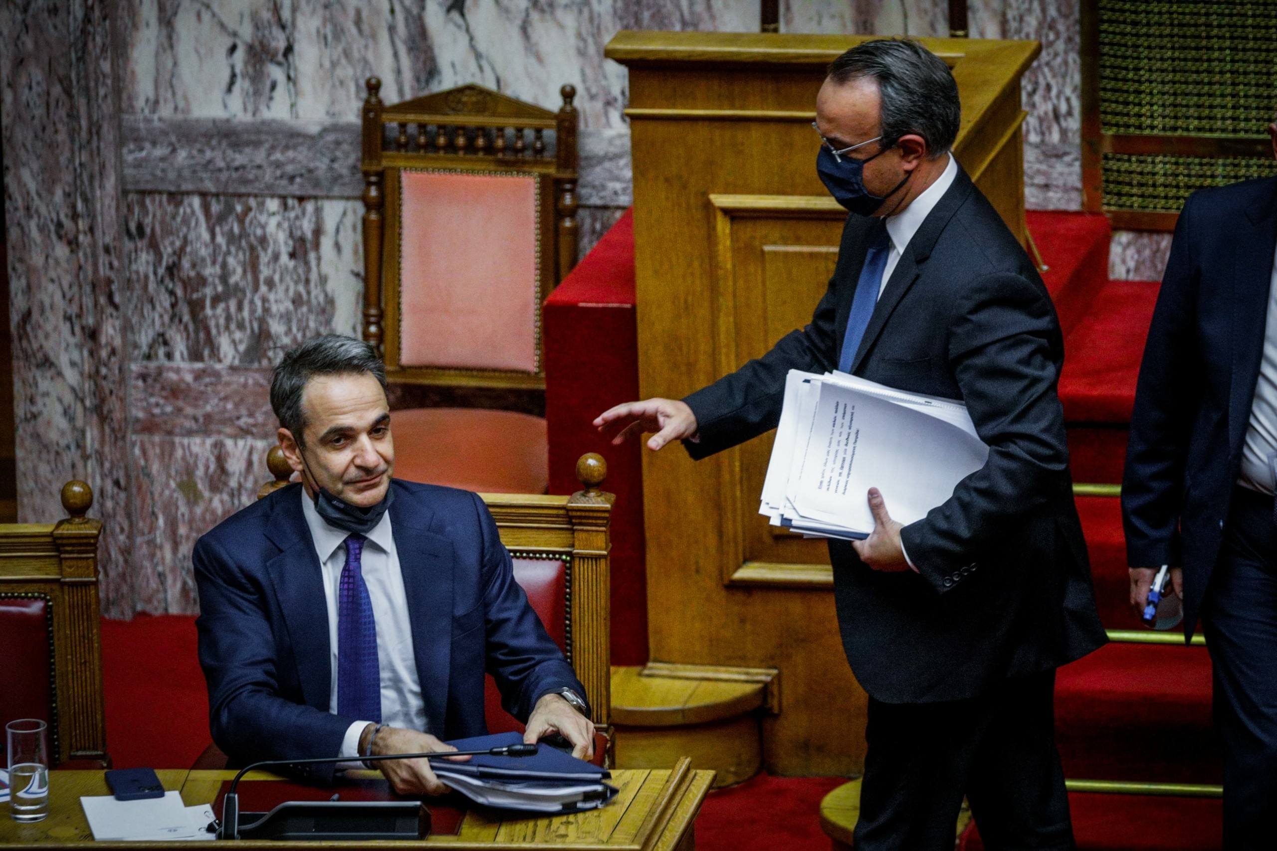 Οι… γλωσσικές διαφορές Μητσοτάκη – Σταϊκούρα