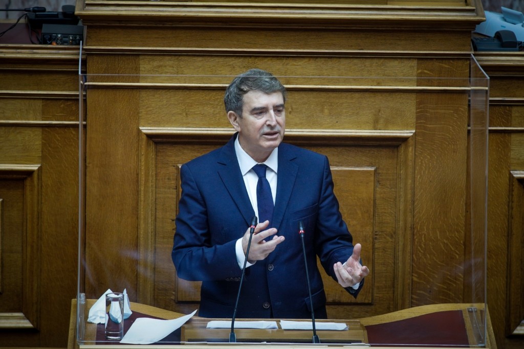 Ο Χρυσοχοΐδης αποκάλυψε πως 117 σκληροί εγκληματίες κυκλοφορούν στην Αττική