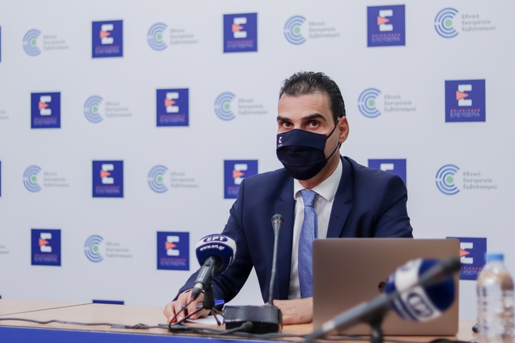 Ανοίγει η πλατφόρμα για την ηλικιακή ομάδα 18 έως 24 – Με τρία μόνο εμβόλια