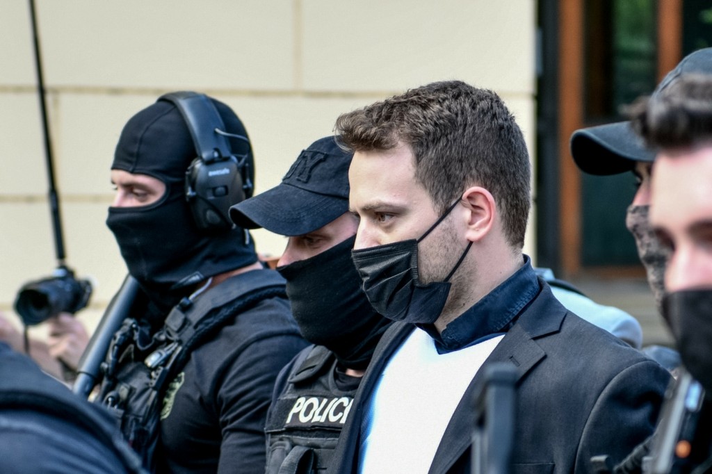 Μπάμπης Αναγνωστόπουλος: Παραιτήθηκαν οι δικηγόροι του – Πότε θα συνεχιστεί η δίκη