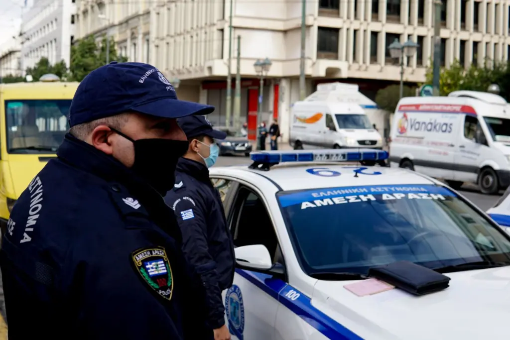 Στα χέρια της αστυνομίας εγκληματική οργάνωση για κλοπές αυτοκινήτων – Πως δρούσαν (vid)