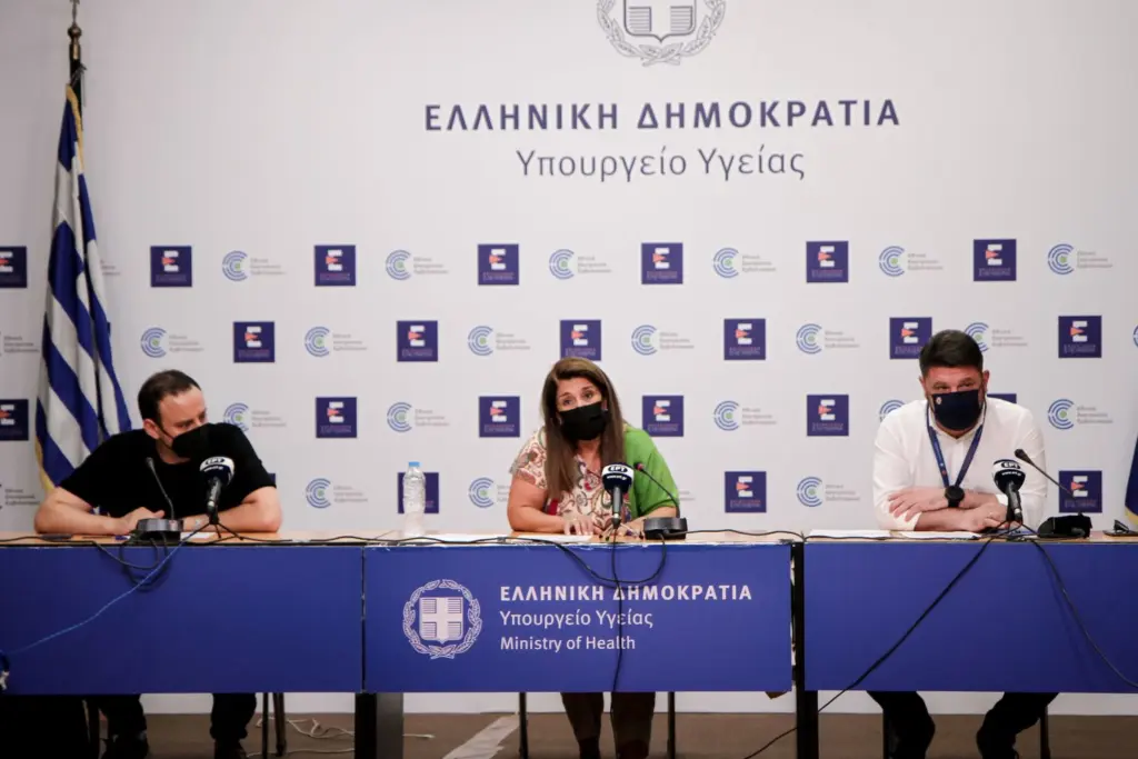 “Εμφύλιος” στους λοιμωξιολόγους για την πράσινη λίστα των Βρετανών