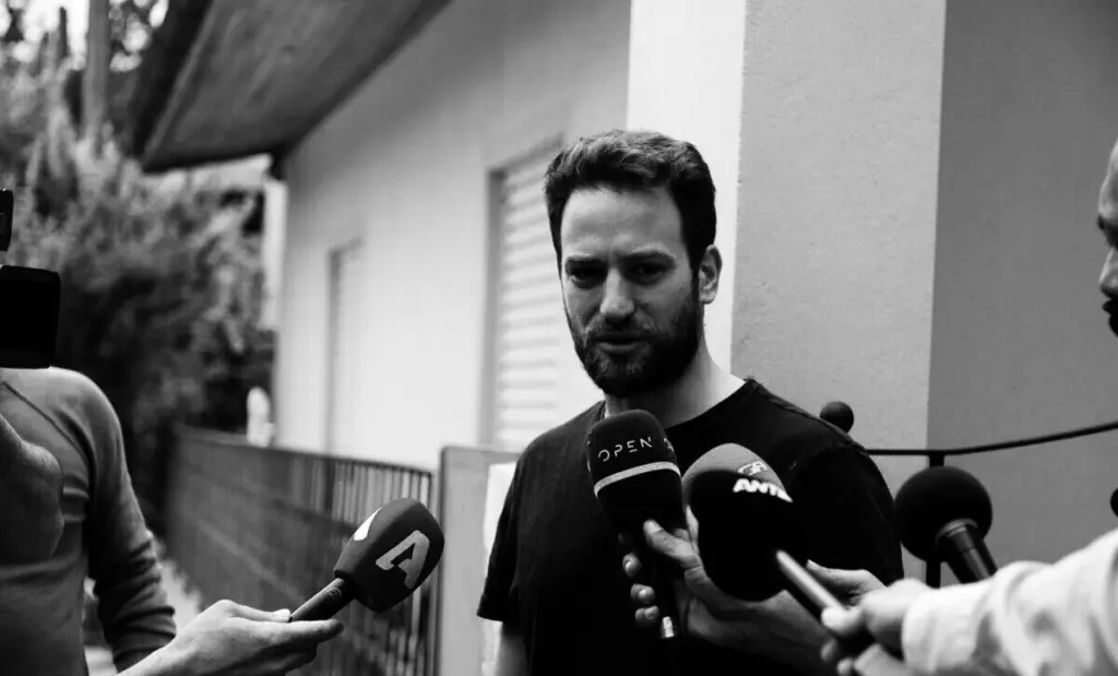 Συγκλονισμένοι φίλοι και συγγενείς της Καρολάιν – Τι θα υποστηρίξει ο Μπάμπης Αναγνωστόπουλος στη δίκη (vid)