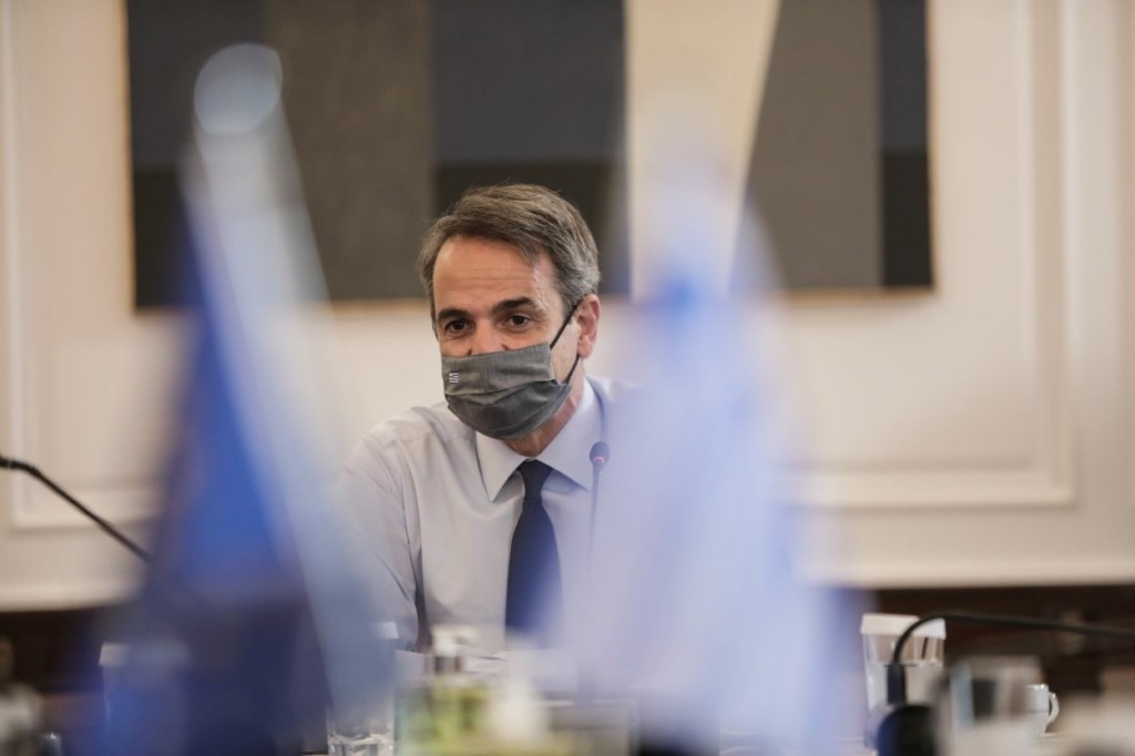 Ο Μητσοτάκης διέψευσε τον ανασχηματισμό από την… Αίγυπτο