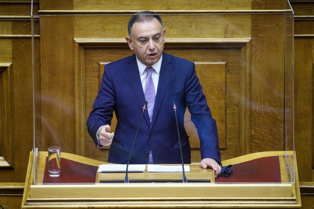 Το βαρύ ζεμπέκικο του “γαλάζιου” βουλευτή