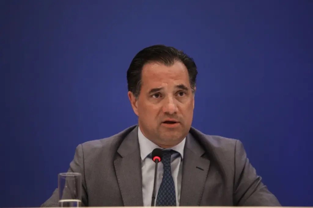 Να ανοίξει η συζήτηση για το πότε πρέπει να χρησιμοποιεί ο αστυνομικός το όπλο του προτείνει ο Γεωργιάδης (vid)