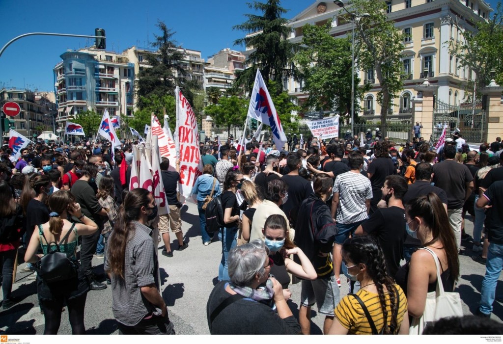Με το φόβο των αποζημιώσεων ο Χατζηδάκης βάζει “φρένο” στις απεργίες