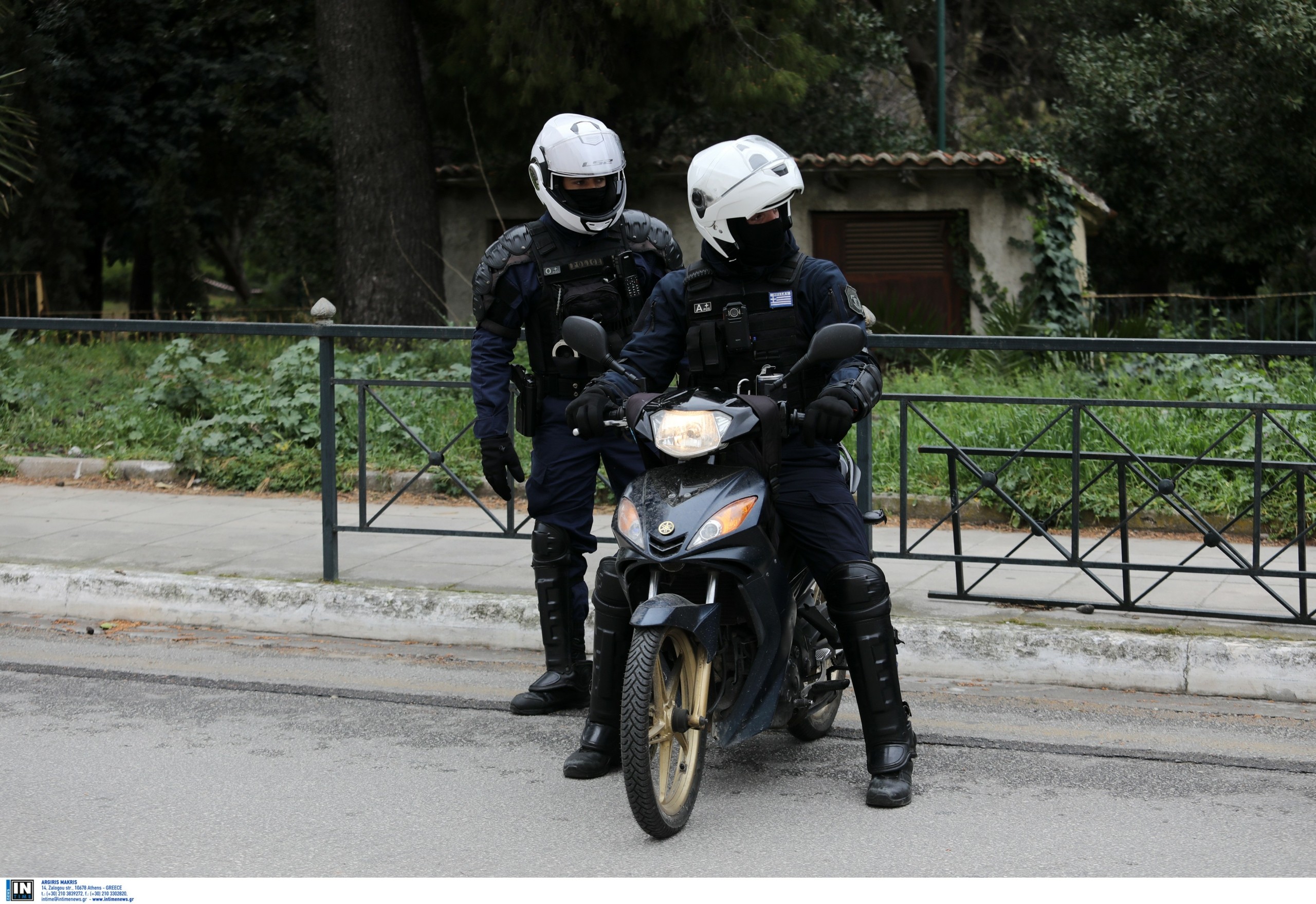 Πυγμάχος έσπασε στο ξύλο τη μητέρα του και επιτέθηκε σε αστυνομικό