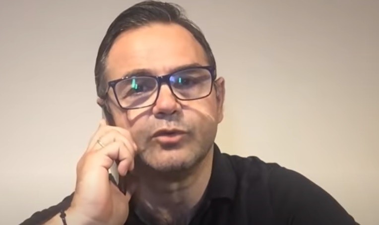 Προσπαθεί να μαζέψει τα ασυμμάζευτα ο Μπαλάσκας για τα Γλυκά Νερά – “Ζητώ συγγνώμη”