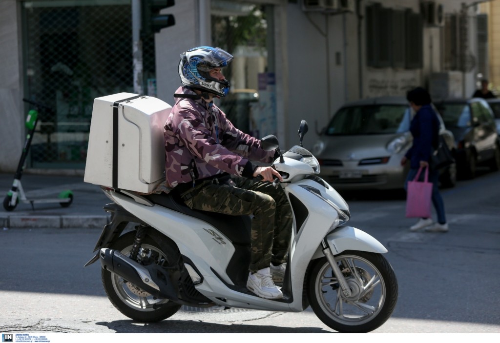 Τον βρήκαν νεκρό μέσα στο σπίτι του – Ανησύχησε ο ντελιβεράς γιατί σταμάτησε να παραγγέλνει