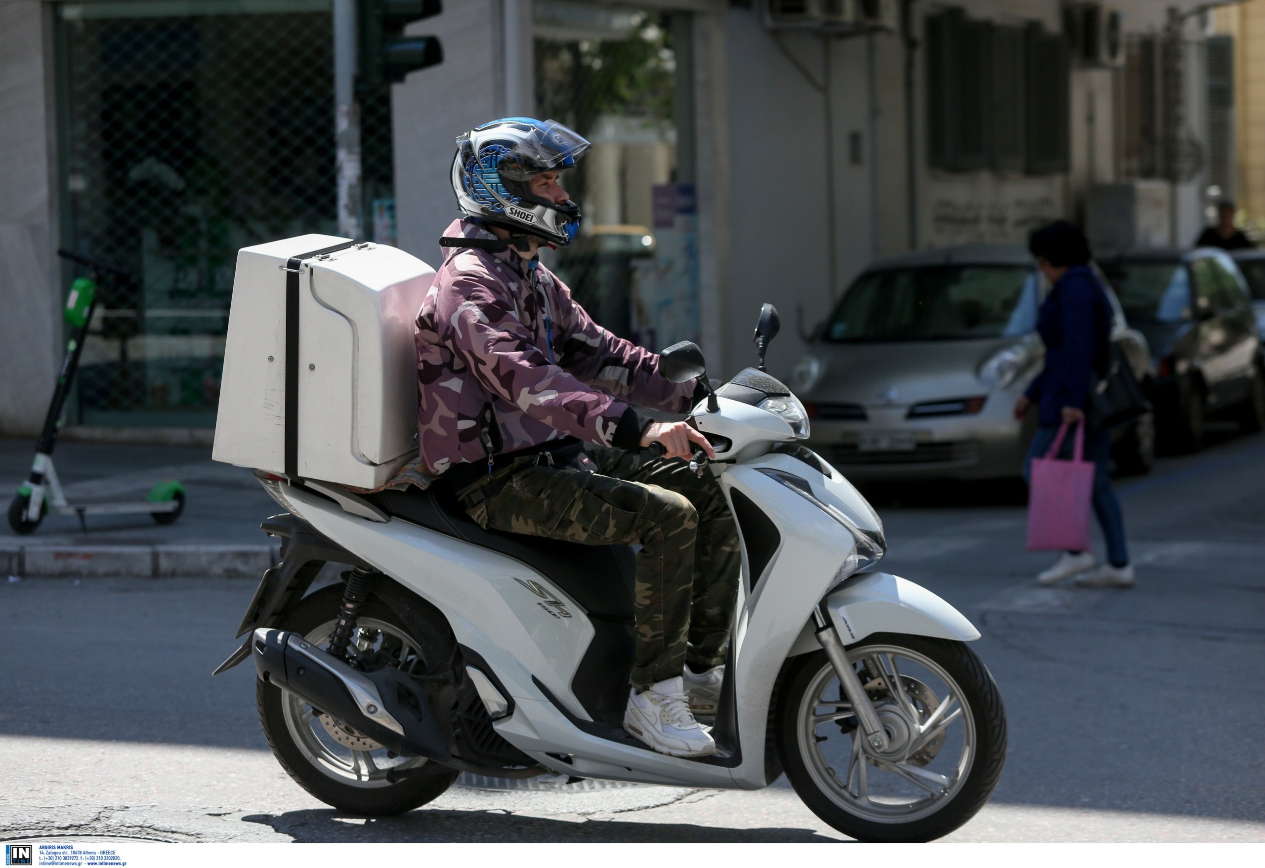 Τον βρήκαν νεκρό μέσα στο σπίτι του – Ανησύχησε ο ντελιβεράς γιατί σταμάτησε να παραγγέλνει