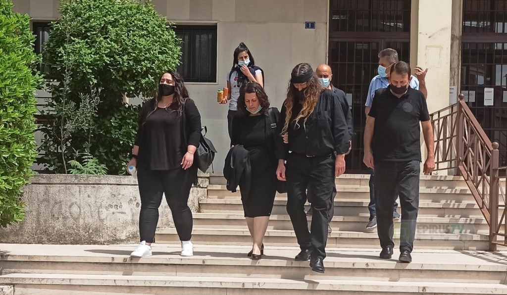 Διακόπηκε η δίκη για την υπόθεση του Βαγγέλη Γιακουμάκη – Ιδιαίτερα φορτισμένοι οι γονείς του