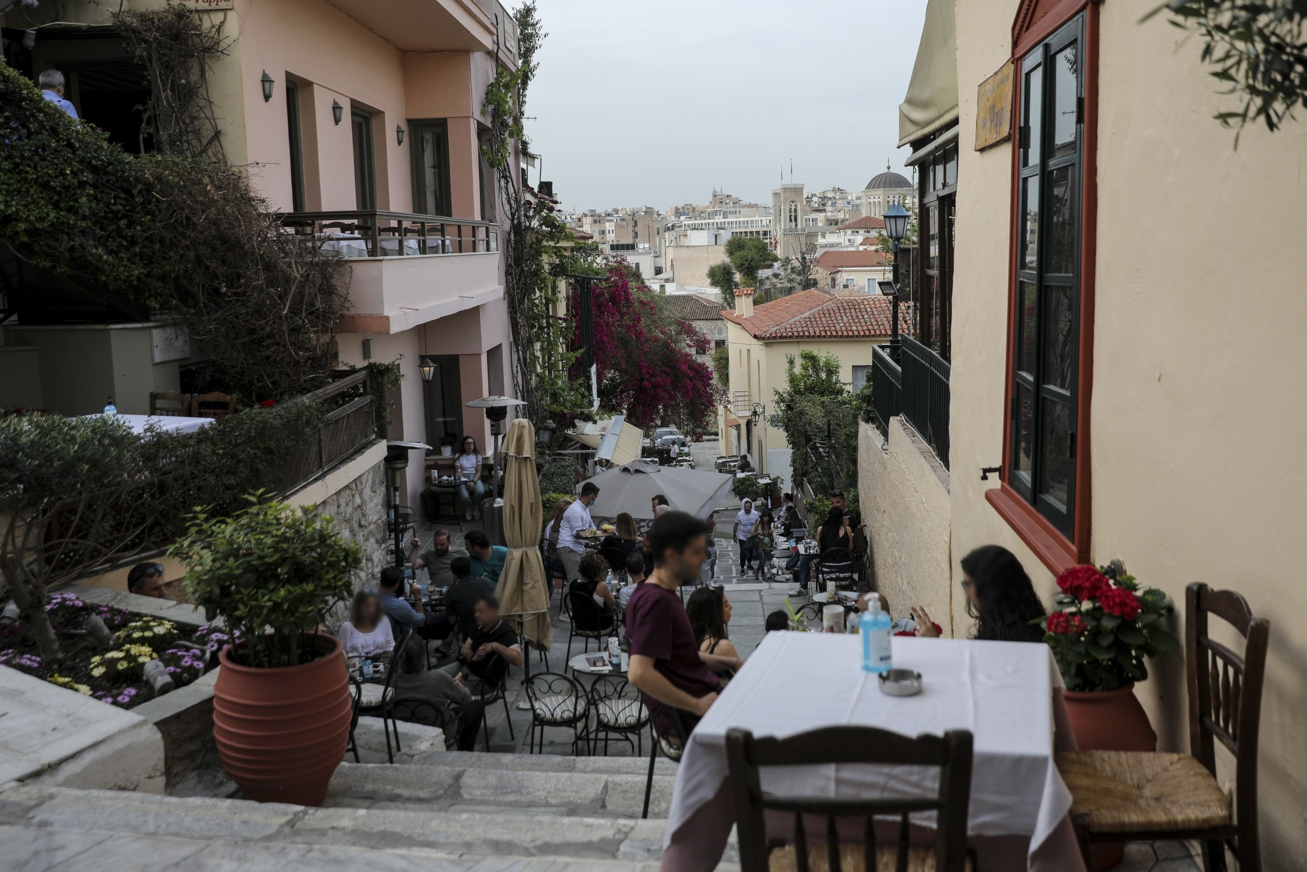 Μια νέα τάξη πραγμάτων από τις 15 Ιουλίου – Το σχέδιο της κυβέρνησης και οι παροχές στους νέους