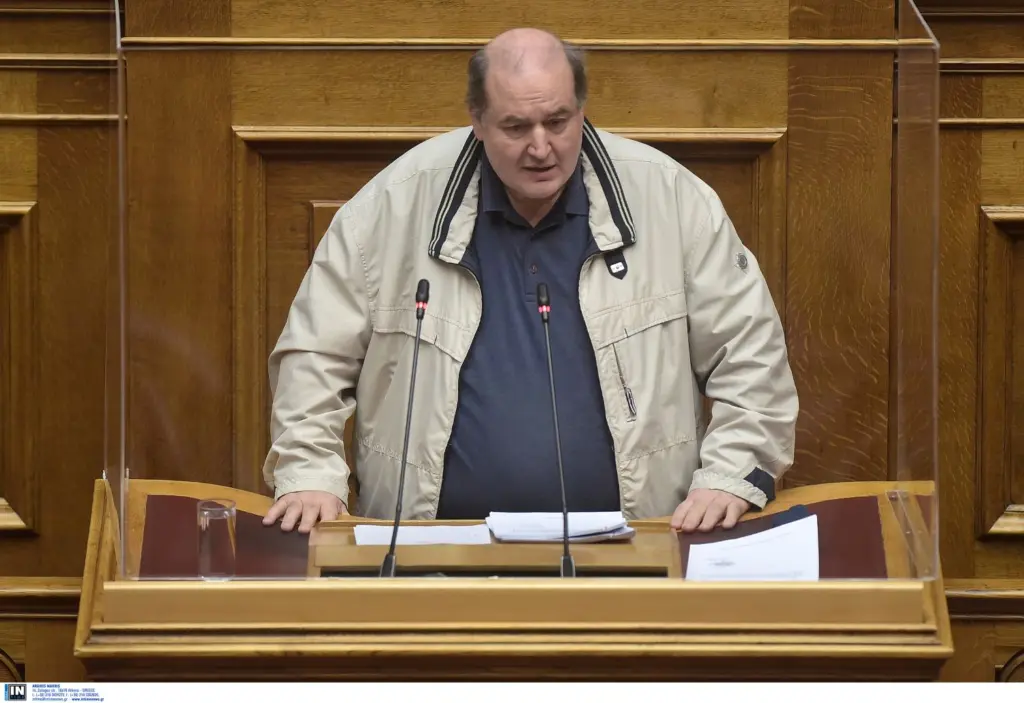 “Κανονικά και απεργία και Πανελλήνιες” λέει ο Φίλης – Βολές σε Κεραμέως για την “αχρείαστη” αγωγή