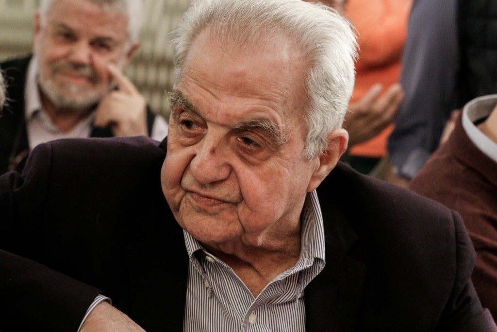 Άγνωστοι έκλεψαν το αυτοκίνητο του βουλευτή Αλέκου Φλαμπουράρη