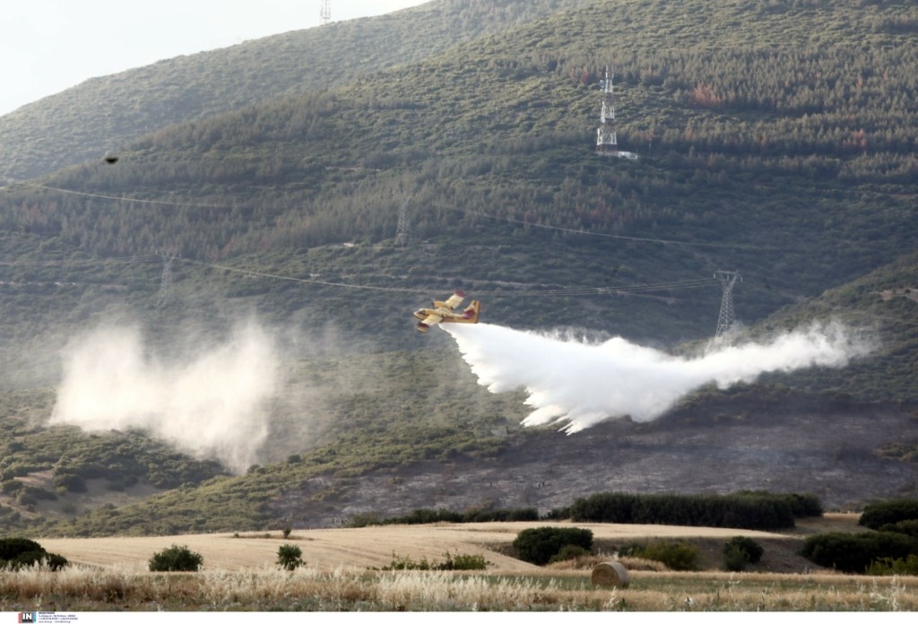 Μεγάλη φωτιά στην Κάρπαθο – Έρχεται βοήθεια από την Κρήτη