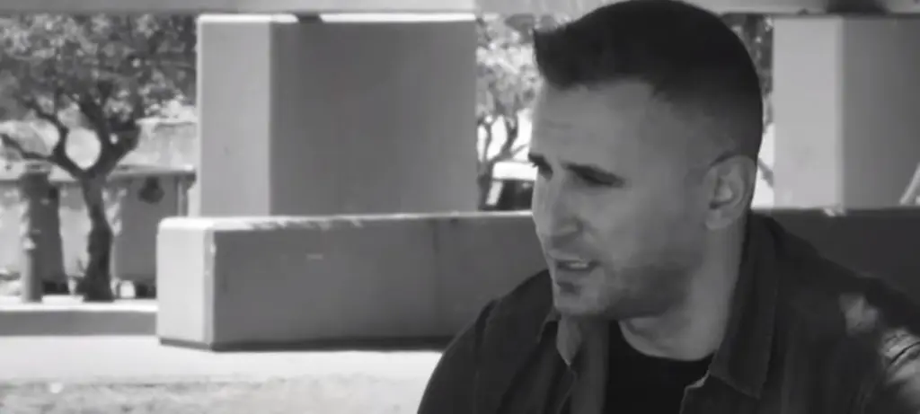 “Ραγίζει” καρδιές ο αστυνομικός που βρήκε τη μικρή Λυδία – “Το μωρό “μου” έμεινε ορφανό από γονείς” (pic)