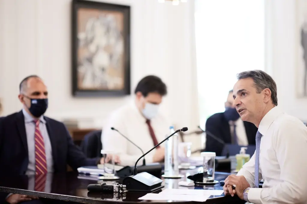 Έβαλε τους υπουργούς να… τρέχουν ο Μητσοτάκης