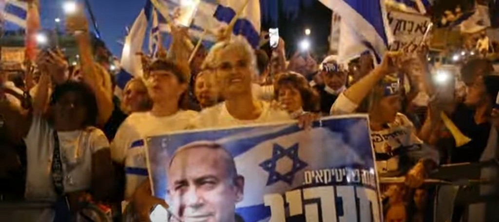 “Bibi Ciao”- Οι ισραηλινοί γιορτάζουν στους δρόμους το “τέλος” του Νετανιάχου (pic & vid)