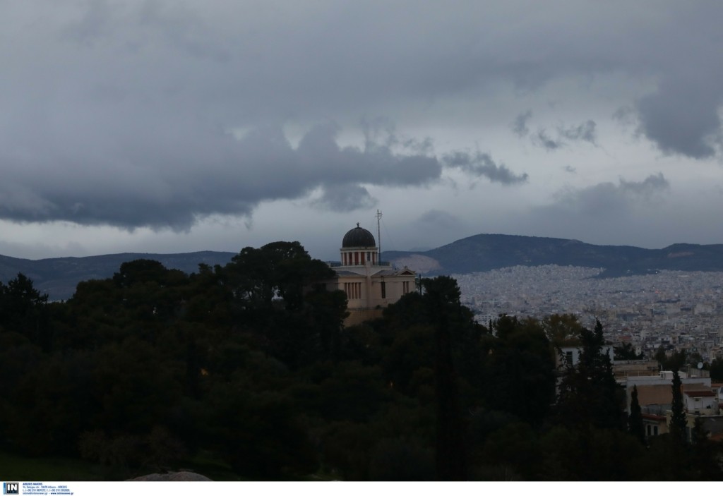 Τοπικές καταιγίδες και συννεφιά την Πέμπτη – Τους 30 θα “αγγίξει” ο υδράργυρος