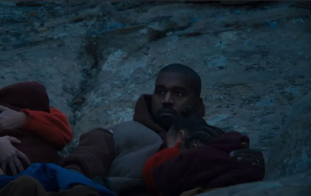 Ο Kanye West κατάφερε να πετάξει ανάμεσα στα σύννεφα (vid)