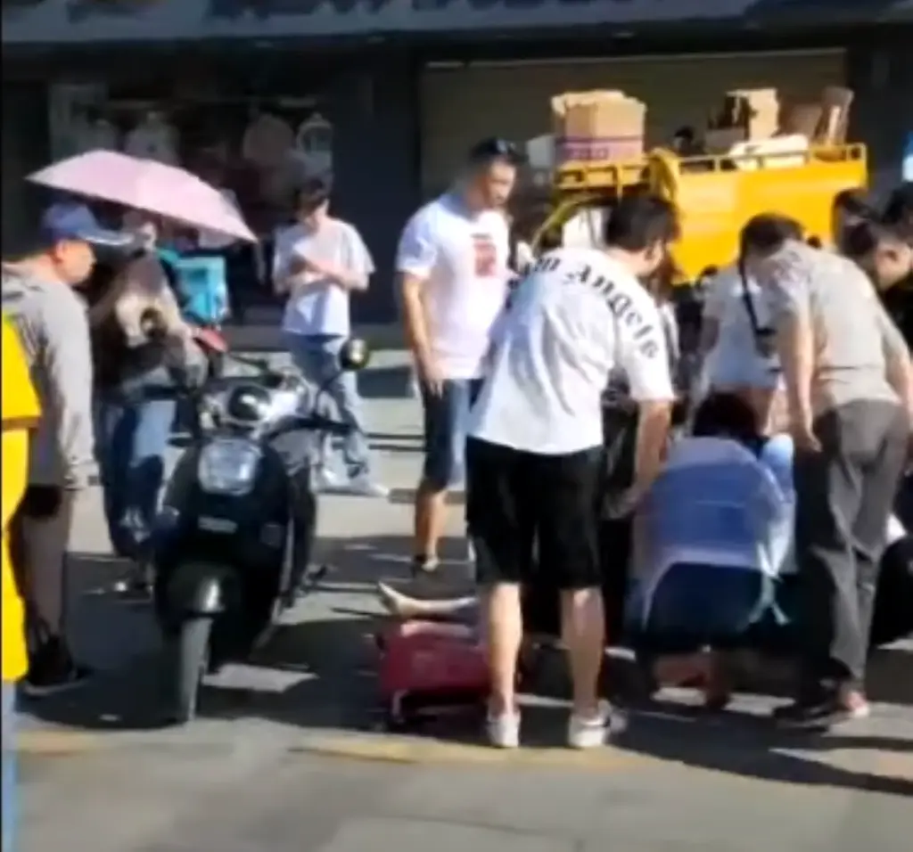 Άνδρας επιτέθηκε με μαχαίρι και σκότωσε 6 ανθρώπους στην Κίνα – ΠΡΟΣΟΧΗ ΣΚΛΗΡΕΣ ΕΙΚΟΝΕΣ (vid)
