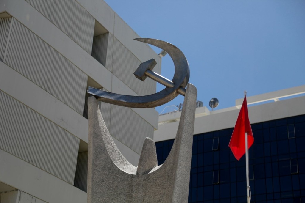 Κατακεραυνώνει το ΚΚΕ τον Μητσοτάκη για το διάγγελμα