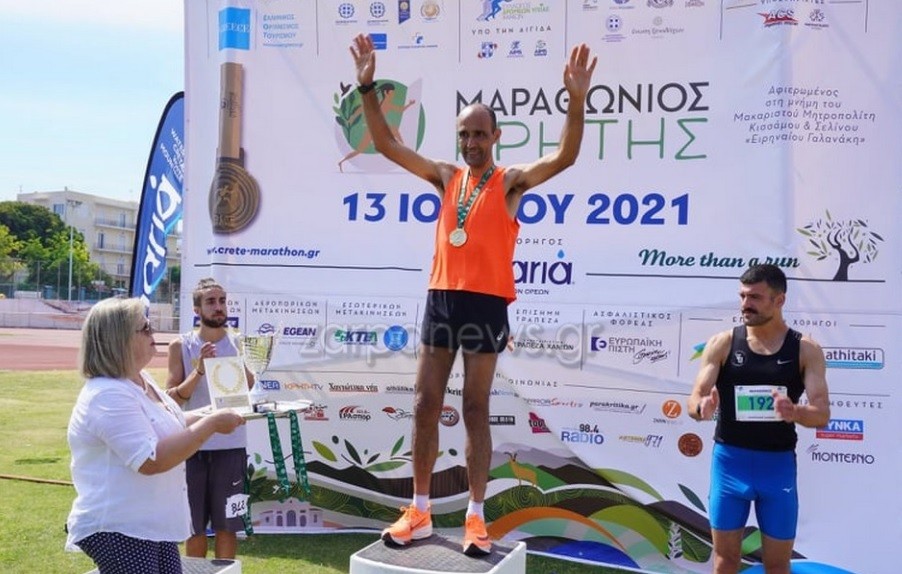 Ο Μανώλης Σηφάκης κερδίζει τον Μαραθώνιο Κρήτης για 4η φορά
