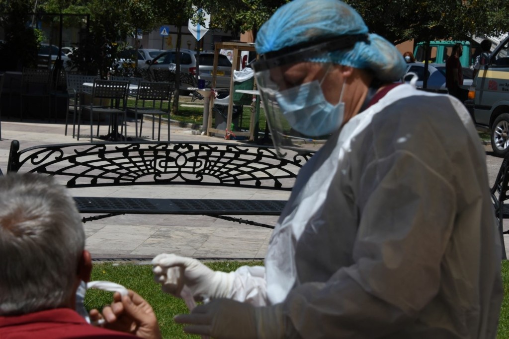 591 νέα κρούσματα – Πόσοι διασωληνωμένοι ανακοινώθηκαν