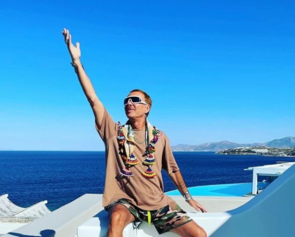 Ο Λάκης Γαβαλάς μιλά στο DEBATER για το fashion show του οίκου Dior στο Καλλιμάρμαρο