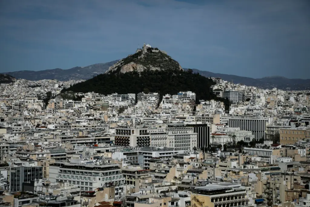 Δήμος Αθηναίων: Σε αυξημένη επιφυλακή λόγω υψηλού κινδύνου πυρκαγιάς – Κλείνει ο Λυκαβηττός