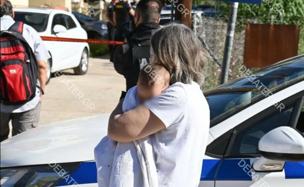 Τον δρόμο για την Αλόννησο παίρνει η μικρή Λυδία, μακριά από τον πατέρα της
