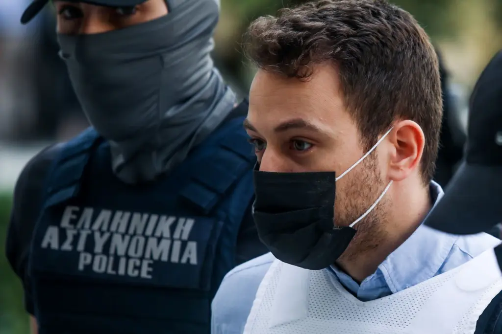 Τα ντοκουμέντα που προκαλούν αποτροπιασμό – Νέες εικόνες από τη μεζονέτα των Γλυκών Νερών που ανατριχιάζουν