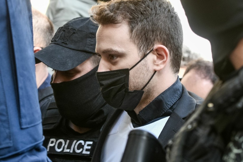 Η πρώτη νύχτα του Μπάμπη Αναγνωστόπουλου στις φυλακές Κορυδαλλού