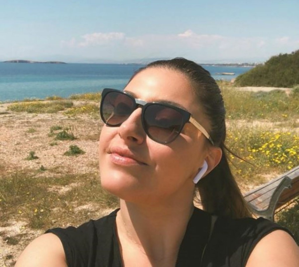 Εμβολιάστηκε η Έλενα Παπαρίζου – Η ιδιαίτερη εμφάνιση που επέλεξε (pic)