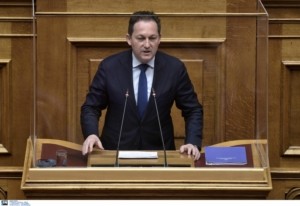 Στέλιος Πέτσας: Η απρόσμενη γκάφα με τη σημαία στα social media