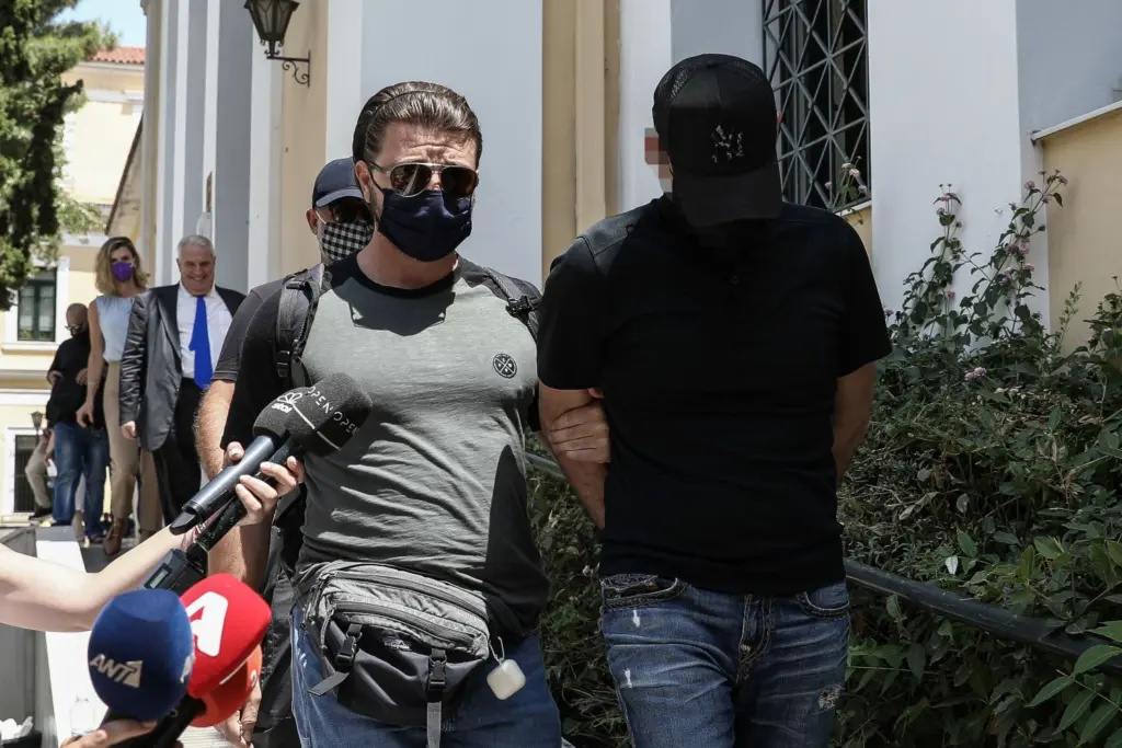 Προθεσμία να απολογηθεί πήρε ο “artfreak” για την “κλοπή της δεκαετίας”