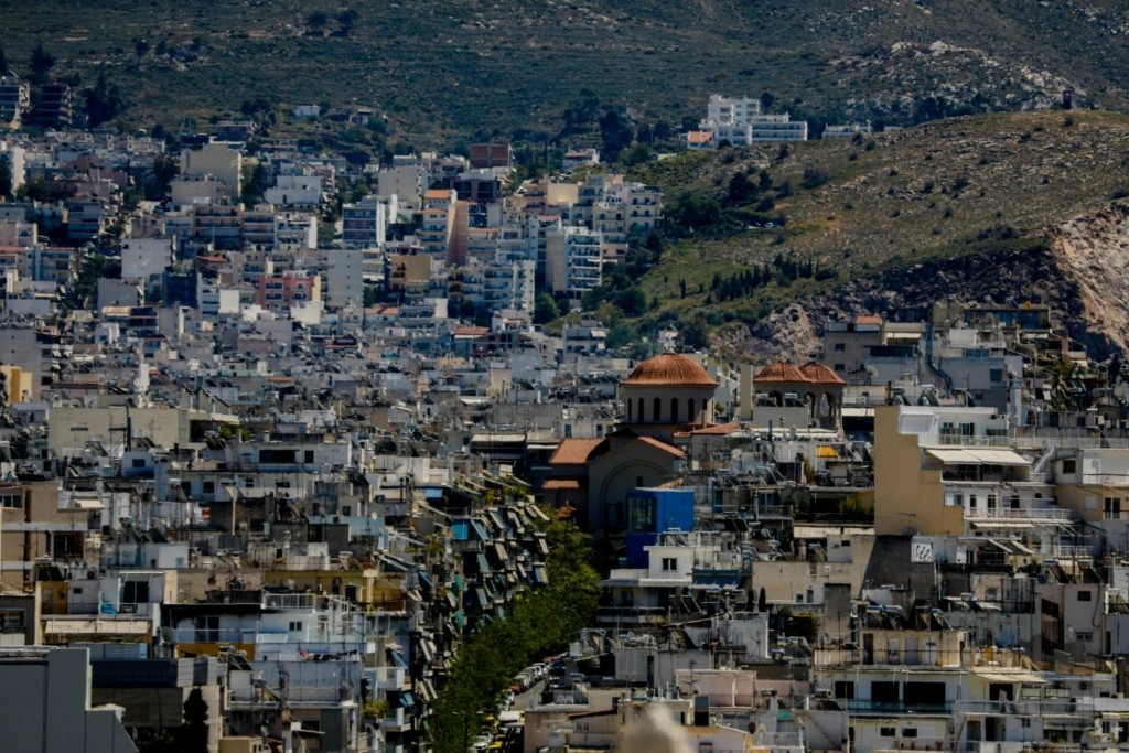 “Παγώνουν” οι πλειστηριασμοί α’ κατοικίας για 100.000 ευάλωτα νοικοκυριά