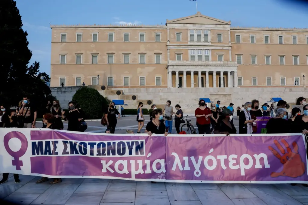 Συγκίνηση στο Σύνταγμα από την συγκέντρωση στη μνήμη της Κάρολαιν (pics)