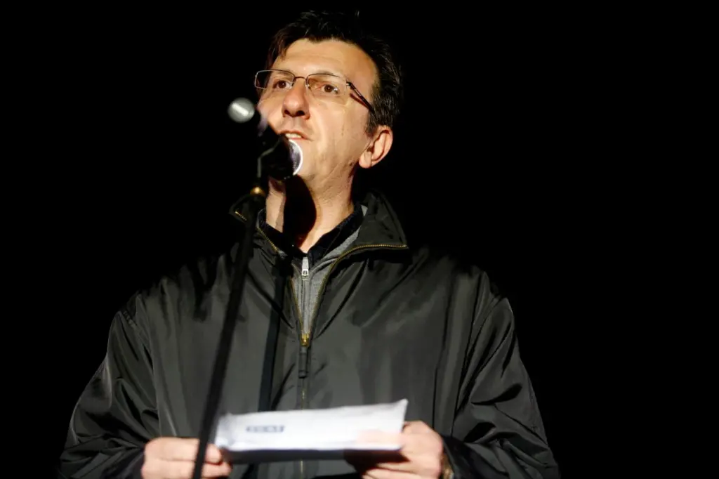 Προκλητικός ο Πορτοσάλτε – “Βενζίνη δεν βάζουν οι φτωχοί, παίρνουν λεωφορείο” (vid)