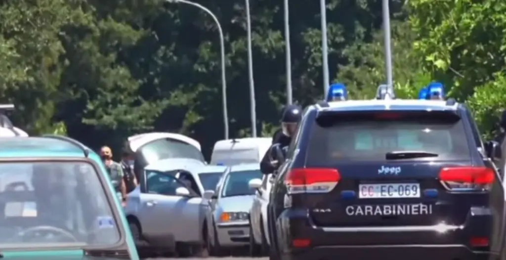 Άνδρας σε κατάσταση αμόκ βγήκε στους δρόμους της Ρώμης και εκτέλεσε δυο παιδιά και έναν ηλικιωμένο (vid)