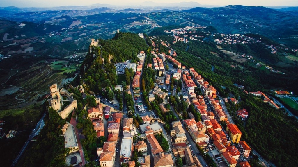 Το Σαν Μαρίνο ξεπερνά το πλήγμα της πανδημίας με το φαινόμενο “εμβολιαστικός τουρισμός”