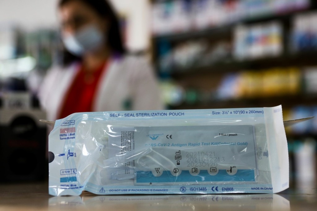 Ξεκινά και πάλι η διανομή των self tests από τα φαρμακεία της Θεσσαλονίκης