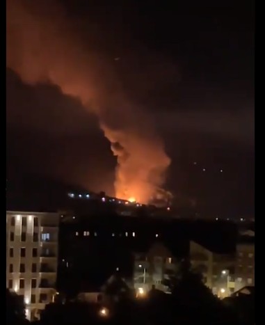 Τρομερές εκρήξεις σε εργοστάσιο πυρομαχικών στη Σερβία – Πληροφορίες για εγκλωβισμένους (vid)